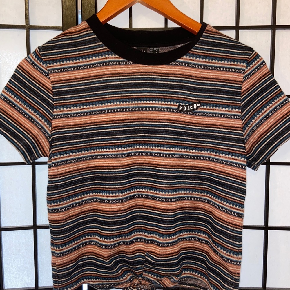 Cute tie Volcom top